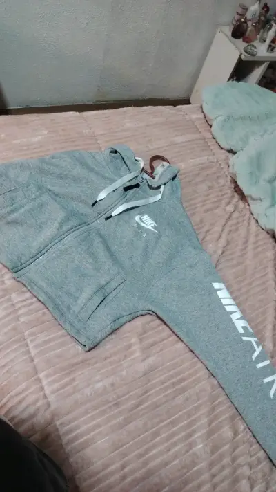 Polerón Nike Air gris con capucha - miniatura 4