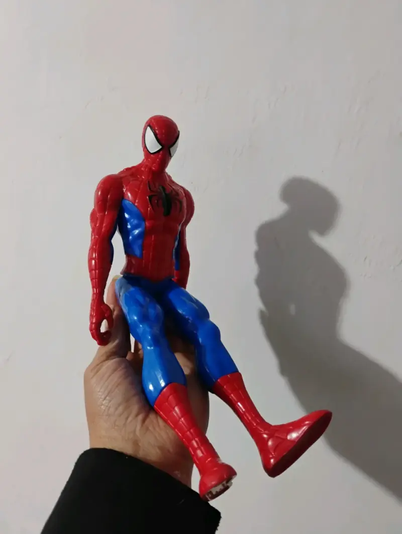 Figuras de acción Spider-Man y Spider-Gwen - 3