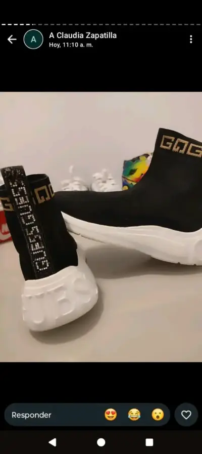 Zapatillas negras de caña alta con diseño moderno - miniatura 2