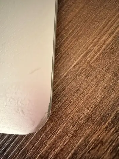 MacBook Air A1466 usado en buen estado 2017 - miniatura 5