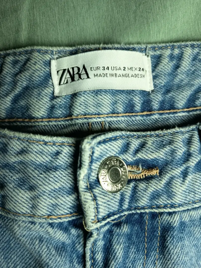Jeans cargo de mezclilla azul Zara para mujer - 2