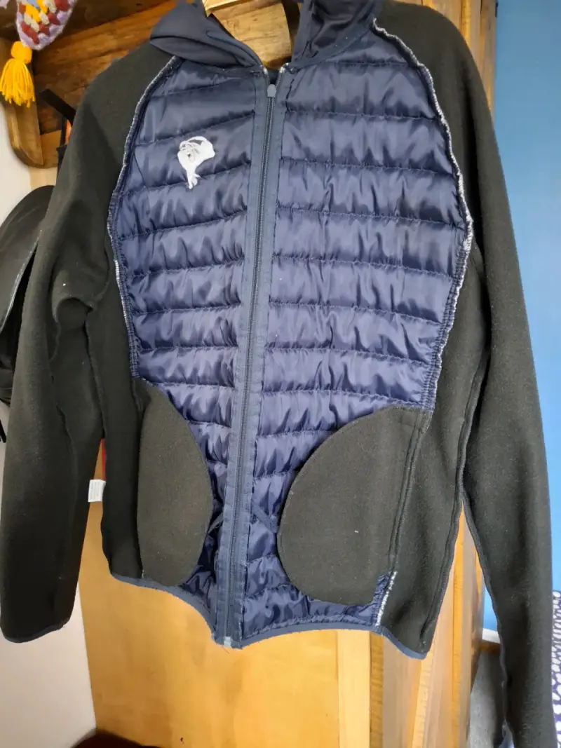 Parka de invierno verde con capucha de piel sintética - 3