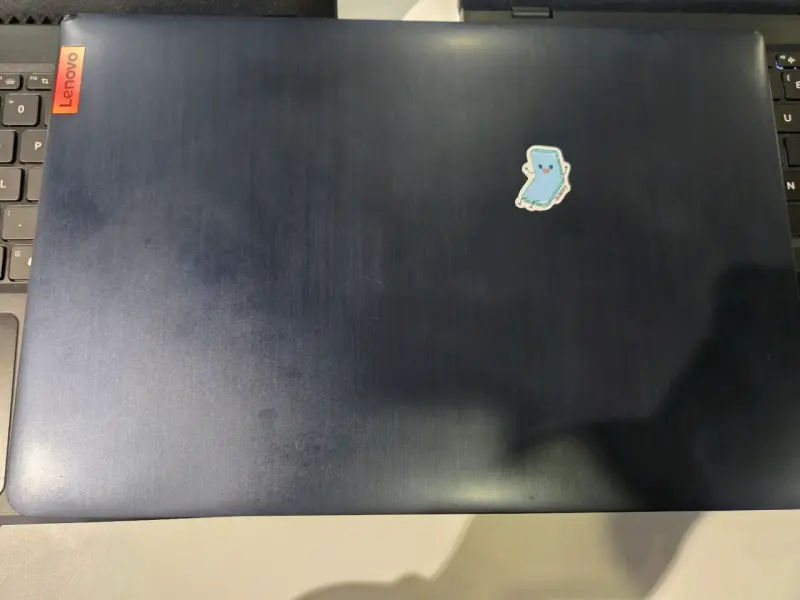 Laptop Lenovo Intel Core i7 con Gráficos Iris Xe - 2
