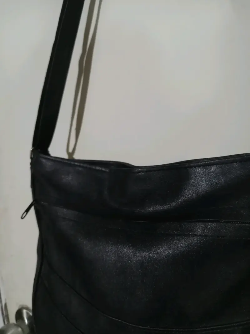 Cartera negra de cuero sintético - 3