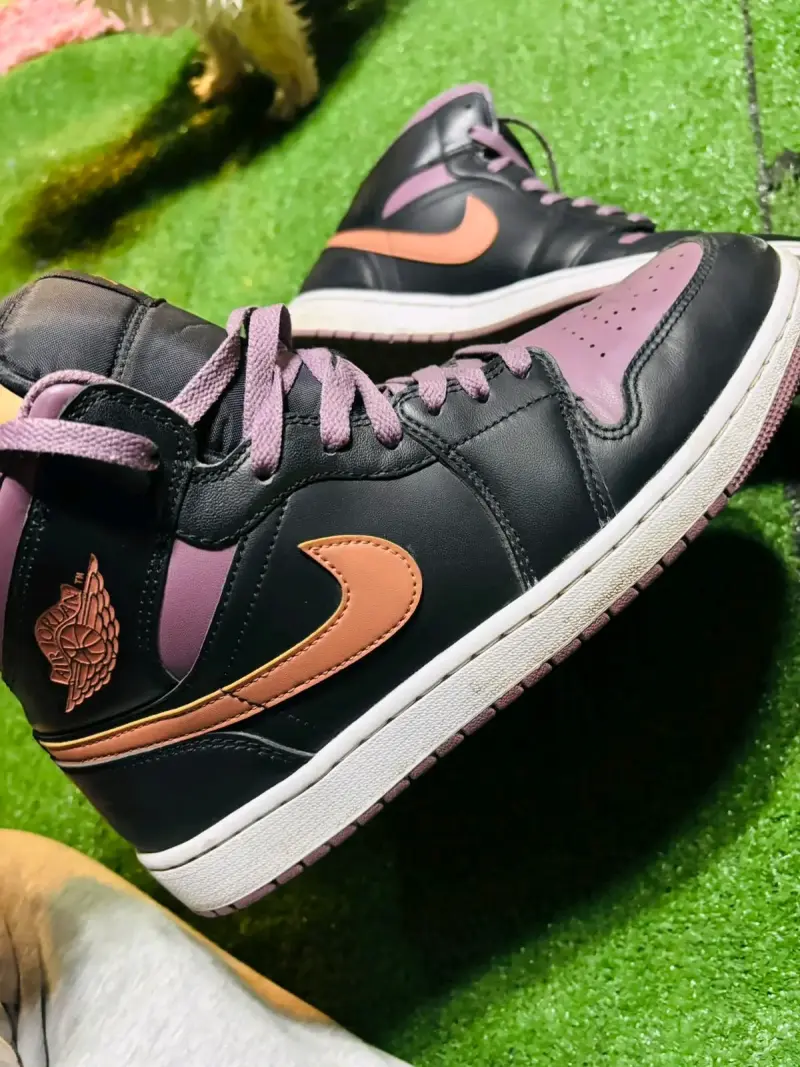 Zapatillas Air Jordan negras y rosadas para mujer - 2