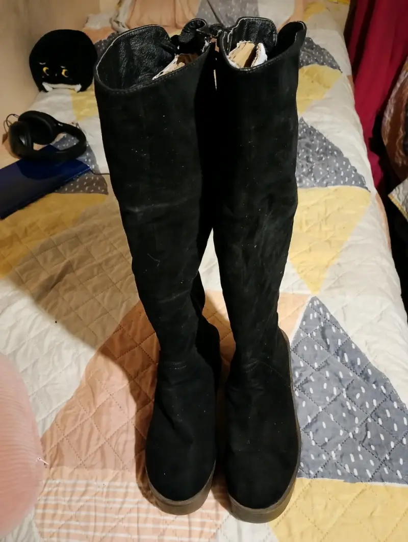 Botas negras altas de gamuza con cierre - 3