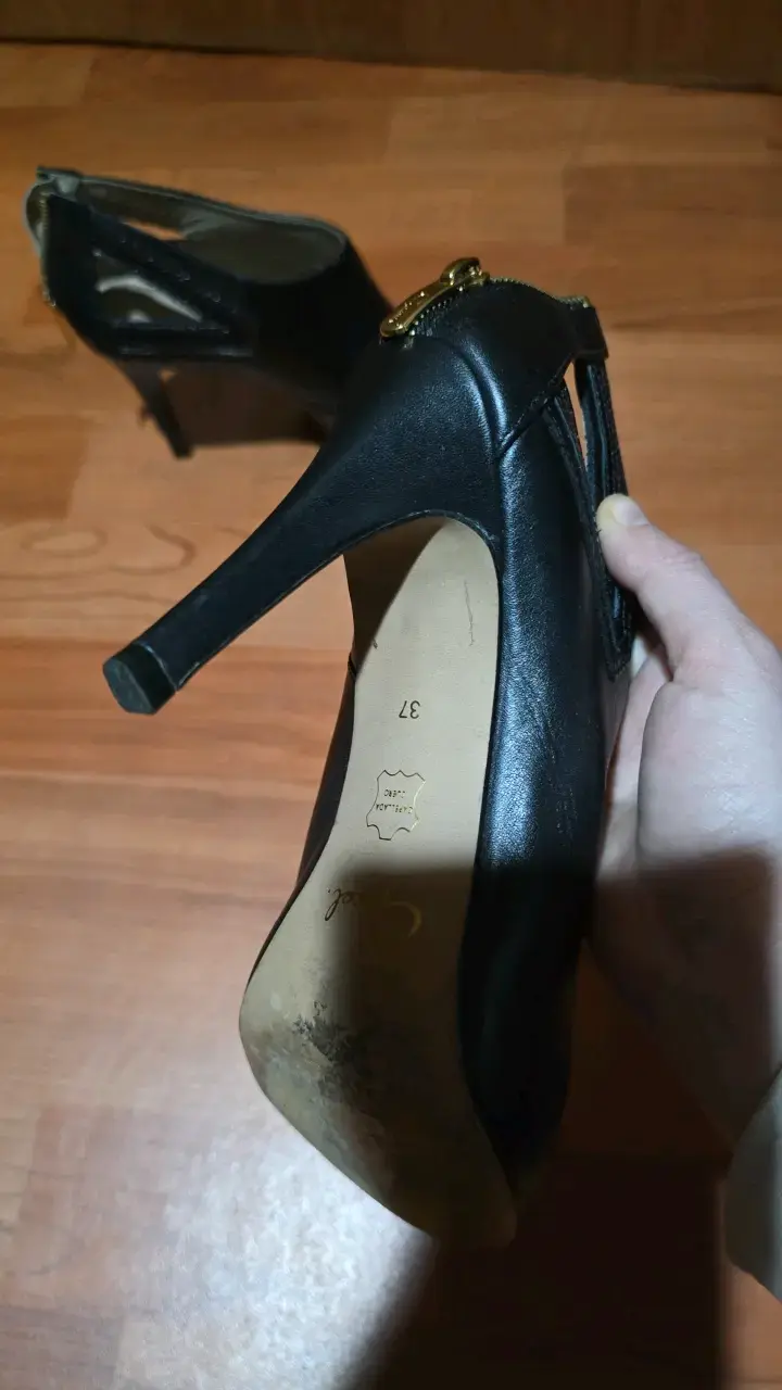 Botines de cuero negro con tacón alto - 2