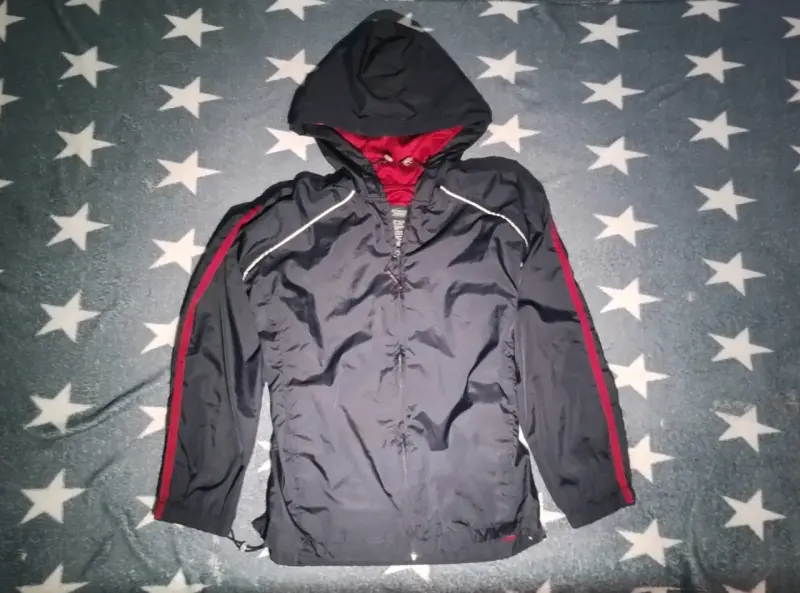 Chaqueta deportiva con capucha - 1