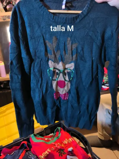 Suéter navideño con diseño de reno talla M - miniatura 1
