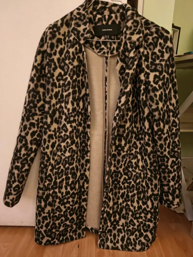 Abrigo de leopardo Vero Moda para mujer