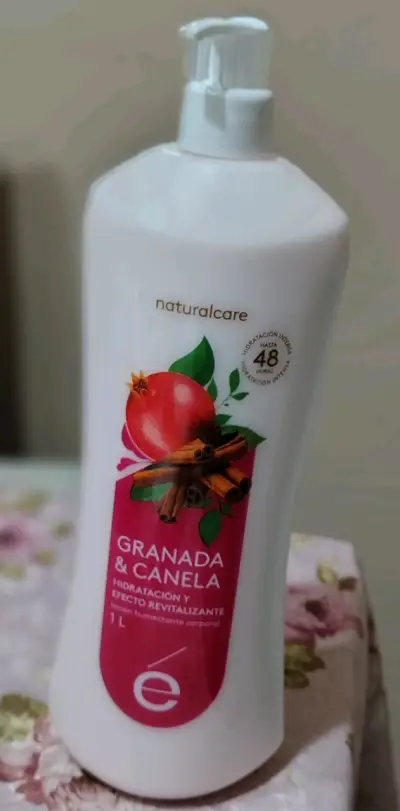Loción corporal naturalcare flor de naranjo y maracuyá 1L - miniatura 2