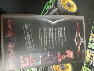 VHS WWE Royal Rumble 2001 en español - miniatura 2