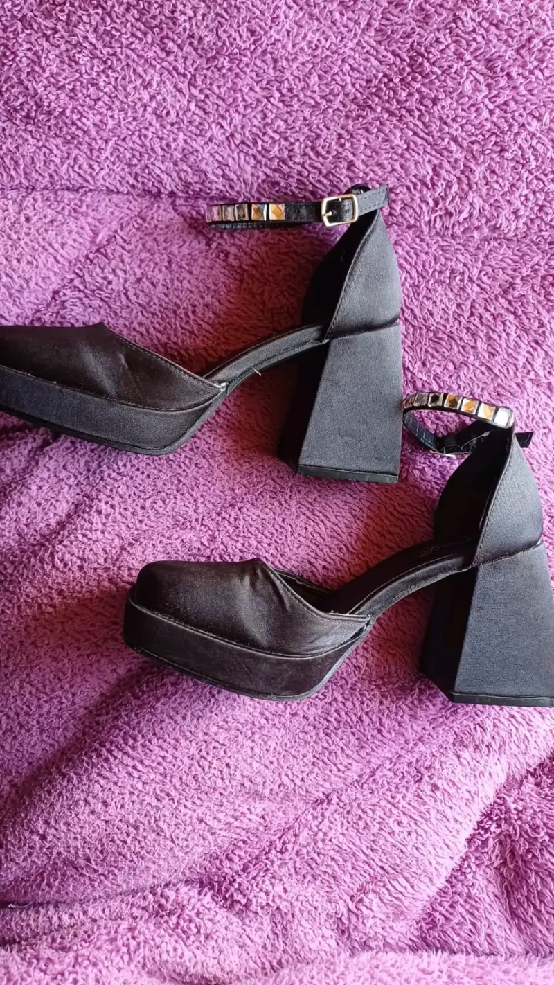 Zapatos de tacón alto negros con plataforma - 2