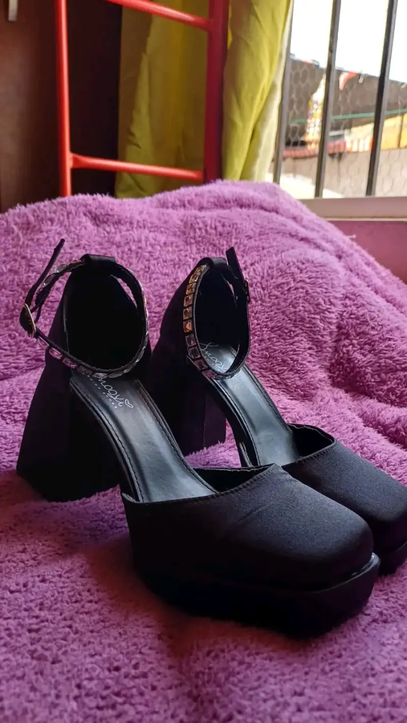 Zapatos de tacón alto negros con plataforma - 3