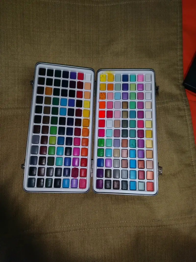 Set de acuarelas de 168 colores