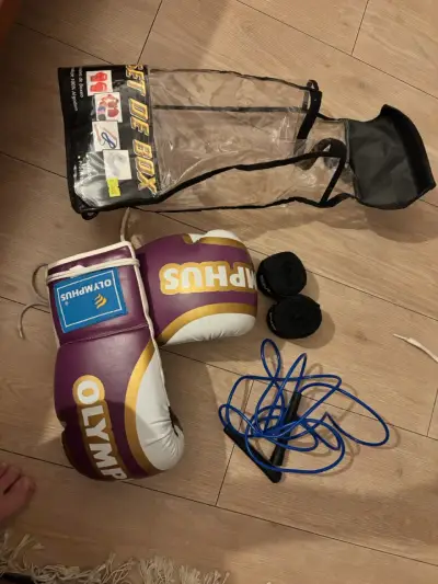 Set de boxeo con guantes Olympikus y cuerda - miniatura 1