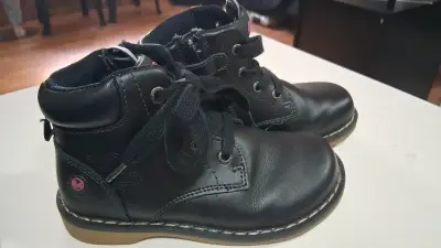 Botines negros de cuero para niñas - miniatura 2