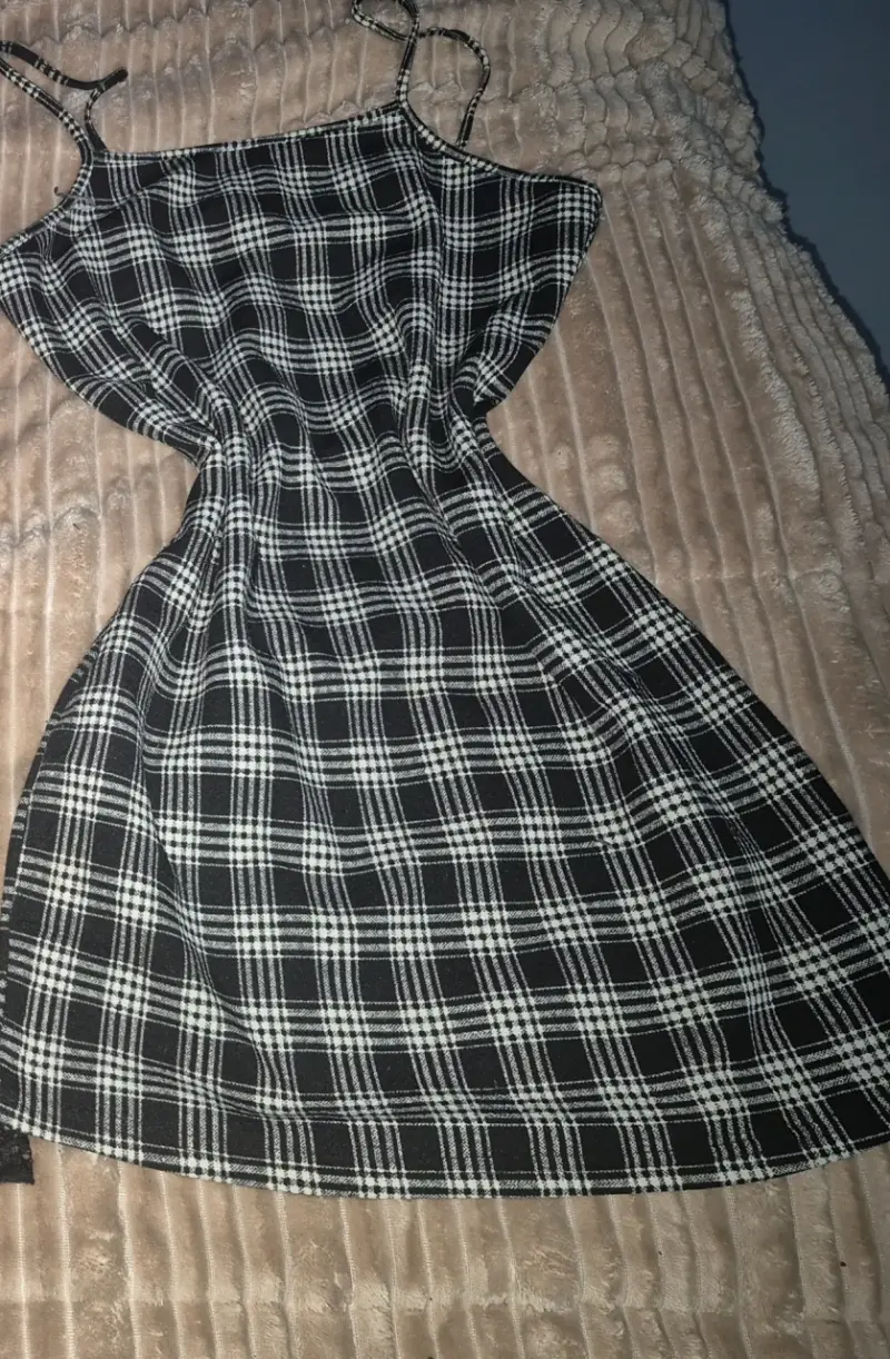 Vestido de tirantes a cuadros blanco y negro