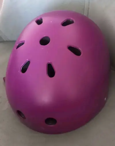 Casco de bicicleta morado para niños On Wheels - miniatura 5