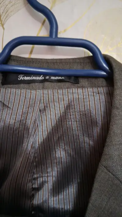 Traje formal para hombre en gris - miniatura 6