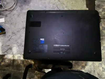 Laptop Dell Intel Core i5 (repuesto) - miniatura 4