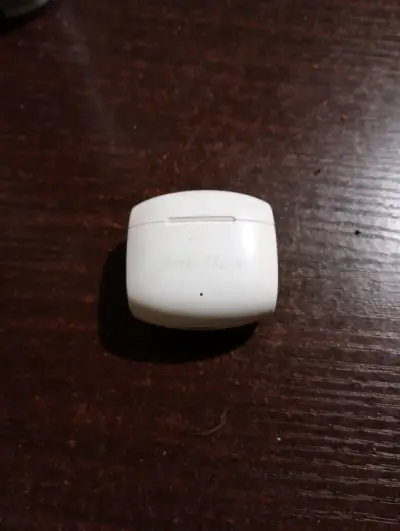 Audífonos inalámbricos blancos con estuche - miniatura 2