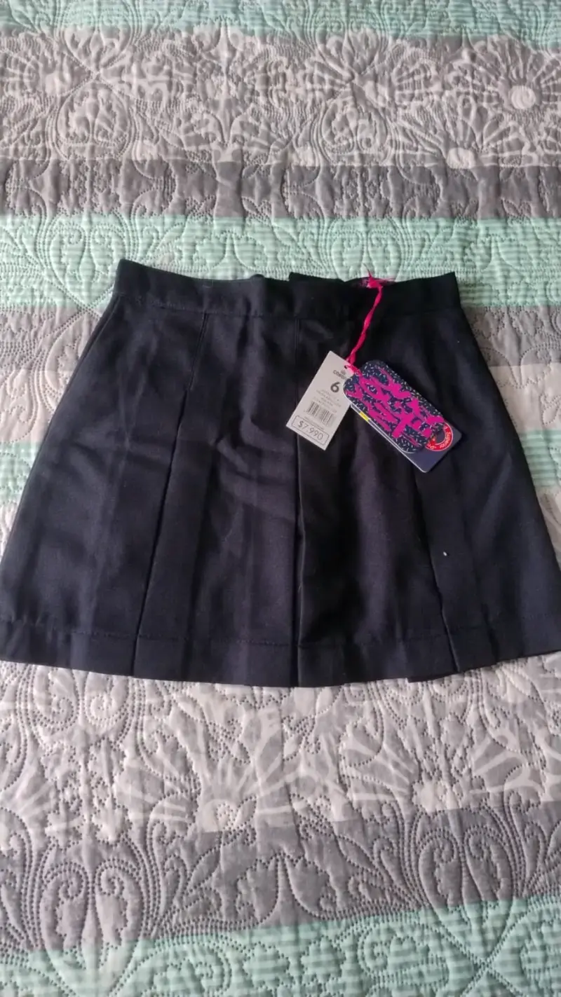 Falda escolar azul marino talla 6