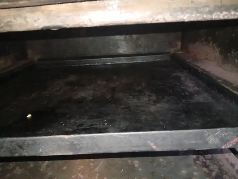 Horno pizzero metálico usado - 1