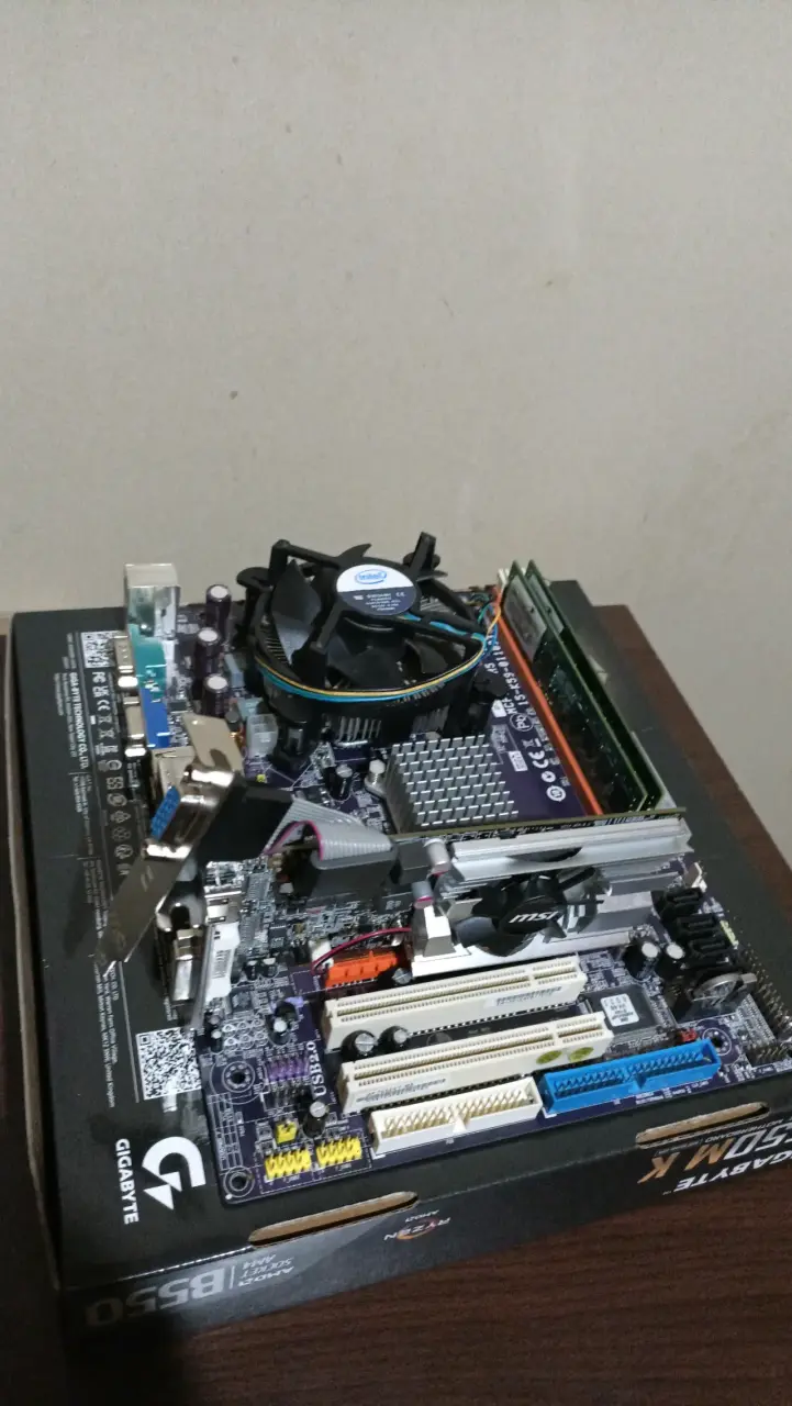 Combo Placa Madre LGA 775 + Core 2 Duo + 4GB RAM