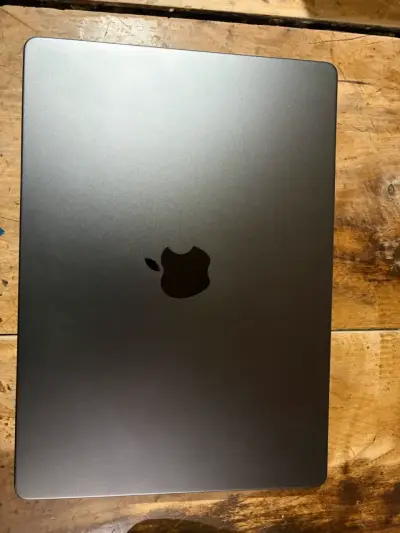 MacBook Pro 14 m4 16gb 512gb negro - miniatura 3