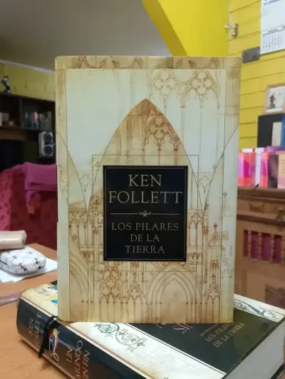 Libro 'Los Pilares de la Tierra' de Ken Follett - miniatura 1