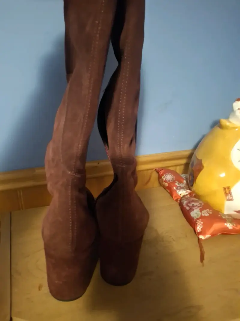 Botas de gamuza marrón con tacón grueso - 5