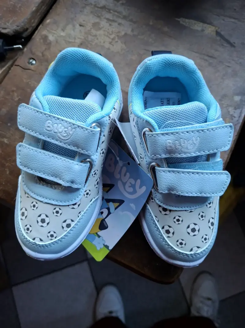 Zapatillas deportivas para niños Bluey celestes - 4