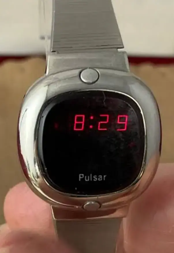 Reloj digital vintage Pulsar LED - 1