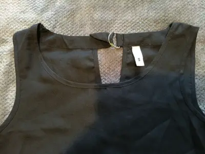 Dos Poleras sin mangas negras semi transparentes - miniatura 4