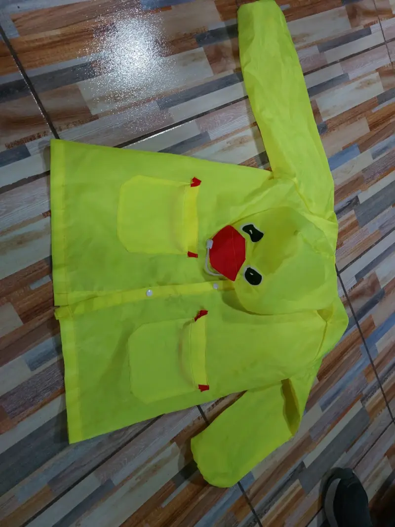Impermeable infantil amarillo con diseño de pato - 2
