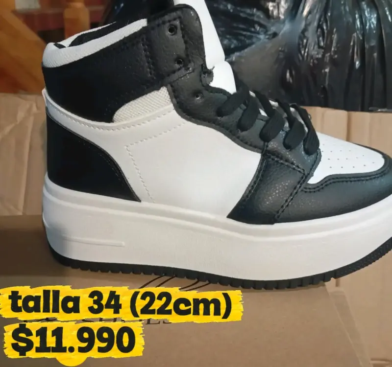 Zapatillas negras y blancas talla 34