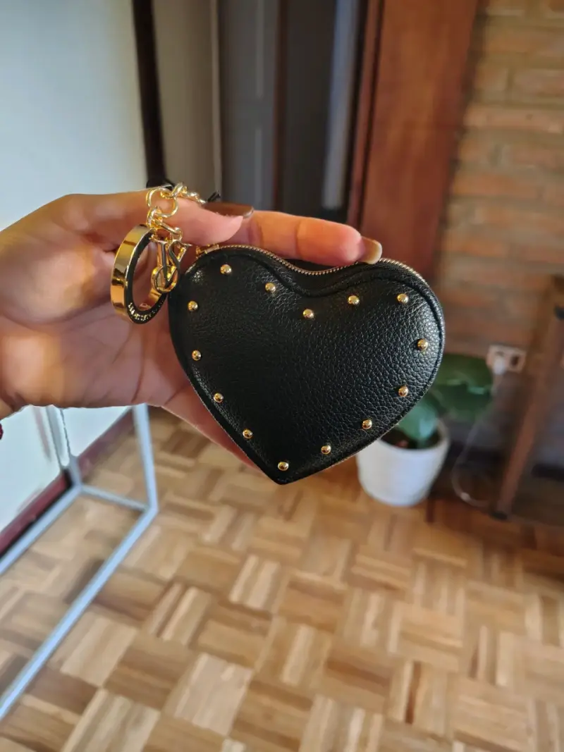 Monedero Corazón Tachas - Victoria Secret