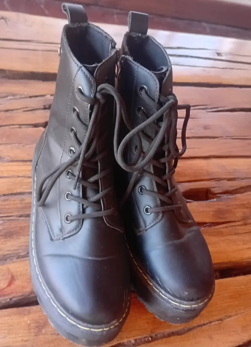 Botas negras de cuero con plataforma - 2
