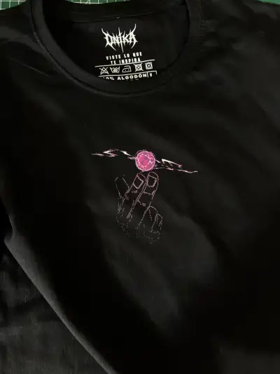 Polera negra de gojo talla L - miniatura 1