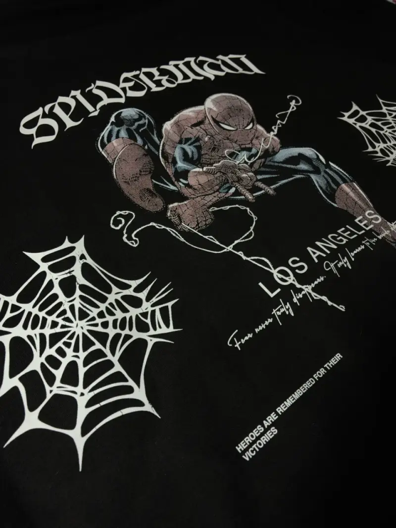 Polera negra de Spiderman talla XL - 4