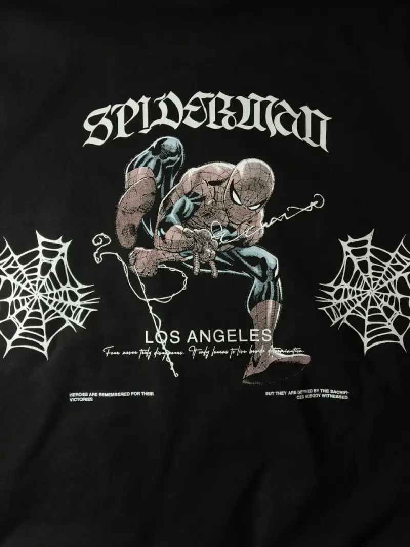 Polera negra de Spiderman talla XL - 5