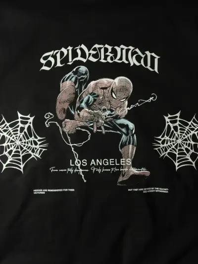 Polera negra de Spiderman talla XL - miniatura 5