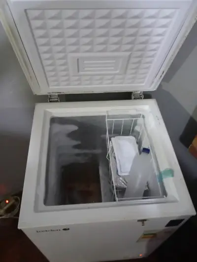 Congelador cindelen de 100 litros en buen estado - miniatura 3