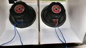 Sistema de sonido para auto con parlantes potentes - miniatura 3