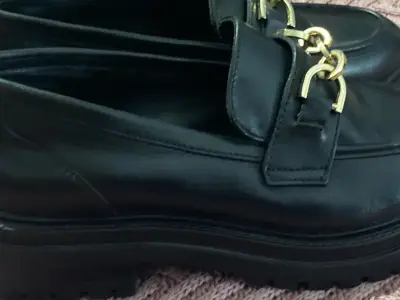 Mocasines de cuero negro con cadena dorada Dune - miniatura 2