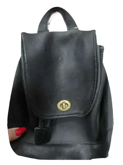 Mochila de cuero negra estilo vintage - miniatura 1
