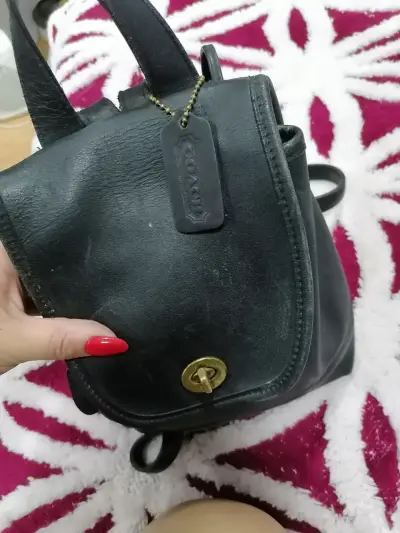Mochila de cuero negra estilo vintage - miniatura 3