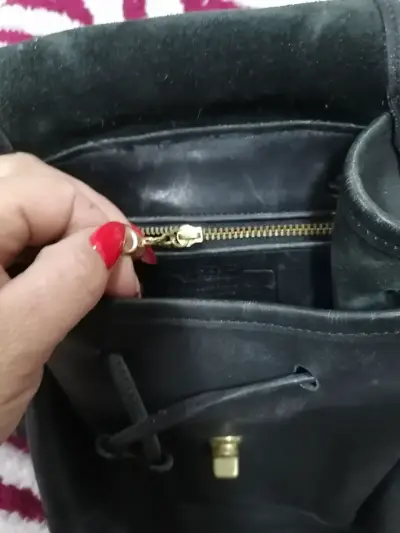 Mochila de cuero negra estilo vintage - miniatura 4