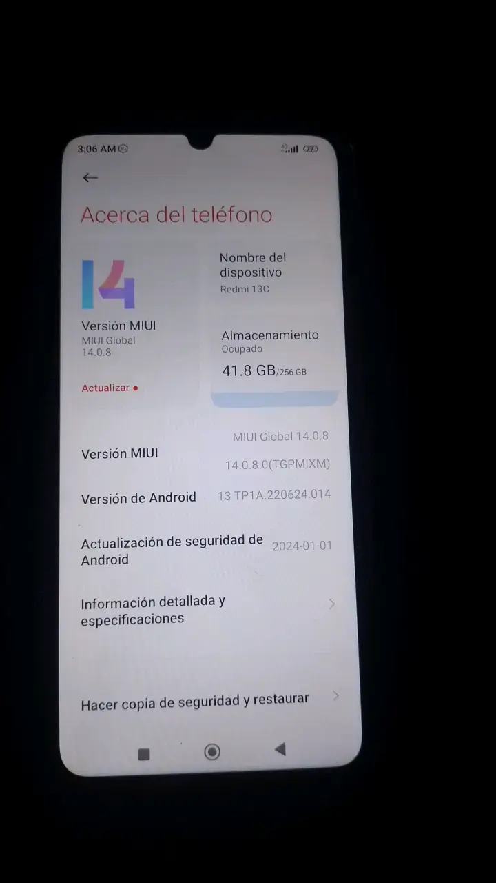 Smartphone con pantalla grande y aplicaciones - 3